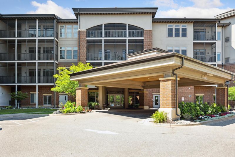 7100 Metro Blvd #228, Edina, MN 55439