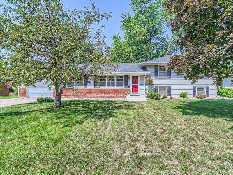 11324 Johnson Ave S, Bloomington, MN 55437