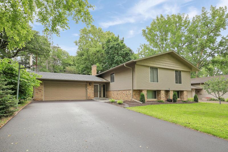 2641 Natchez Ave S, Saint Louis Park, MN 55416