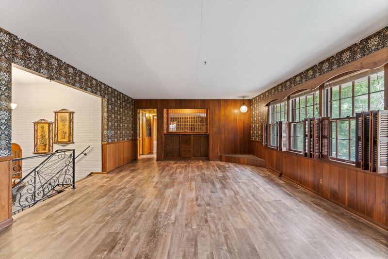 2462 Savage Ln, Little Canada, MN 55117