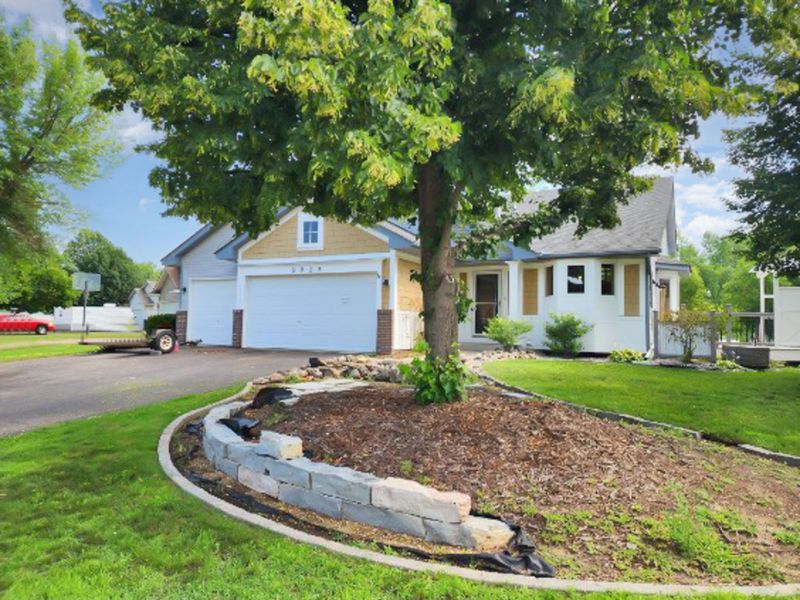 5924 Forest Boulevard Trl, Wyoming, MN 55092