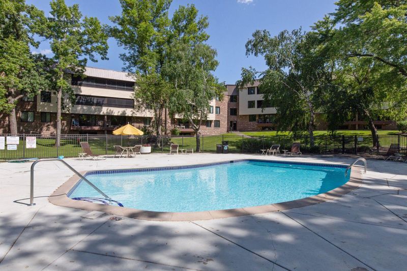 7510 Cahill Rd #216B, Edina, MN 55439