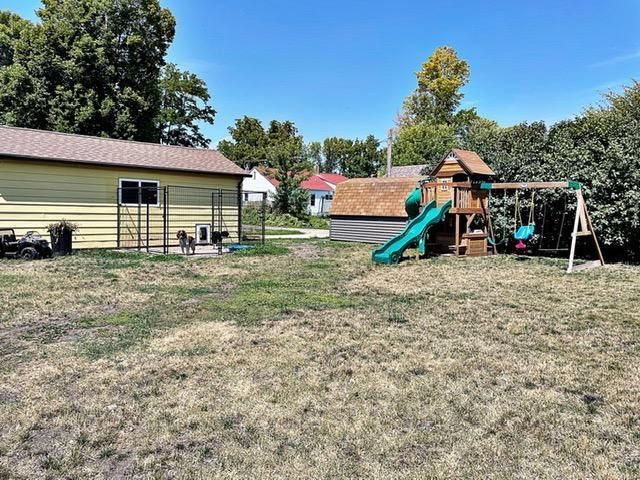623 E 5th St, Redwood Falls, MN 56283