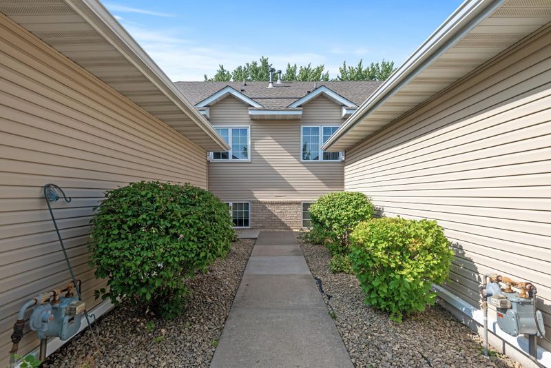 10645 44th Ave N #B, Plymouth, MN 55442