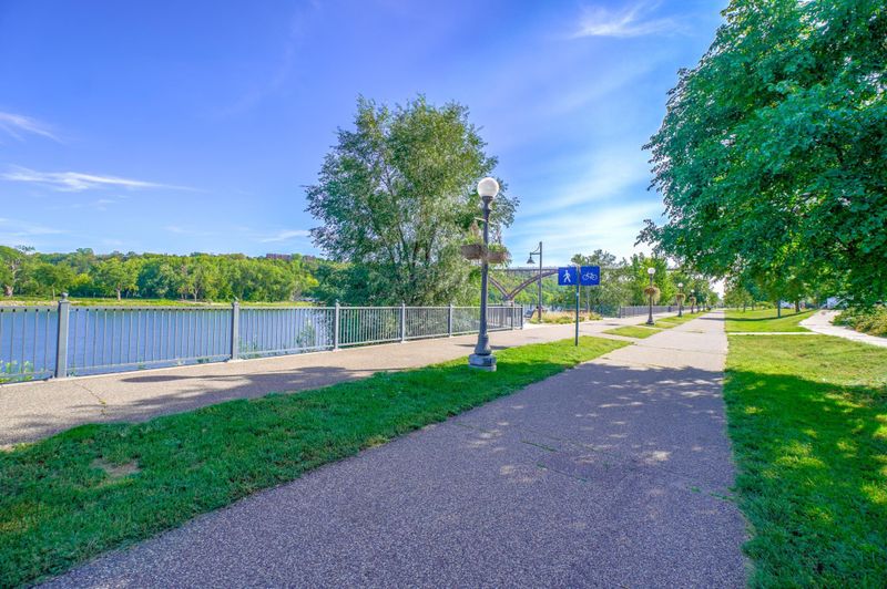 328 Spring St, Saint Paul, MN 55102
