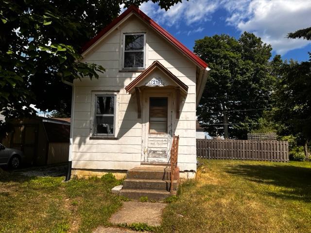 219 3rd Ave SE, Spring Grove, MN 55974
