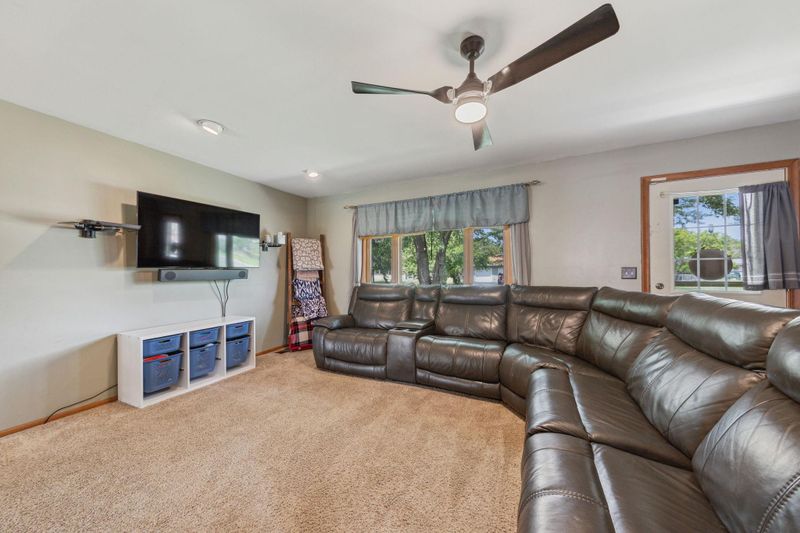 2834 115th Ln NW, Coon Rapids, MN 55433