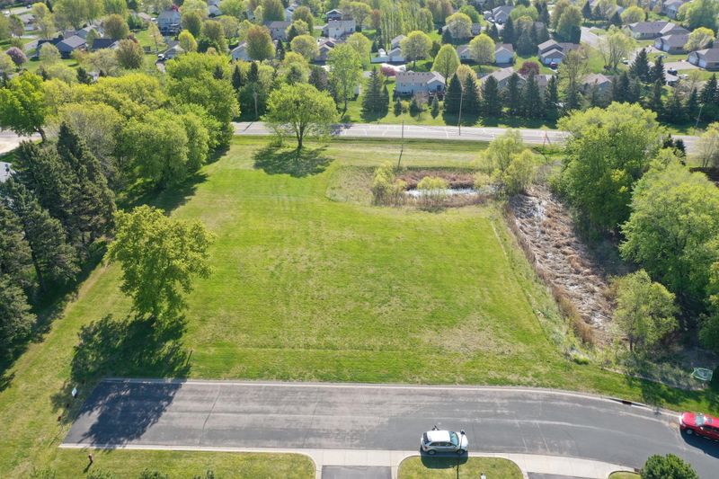 21140 Idaho Ave, Lakeville, MN 55044