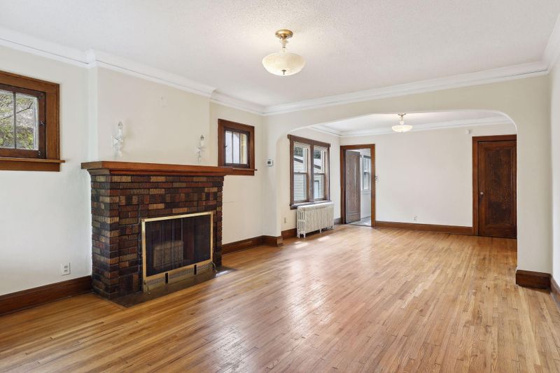 517 Warwick St, Saint Paul, MN 55116