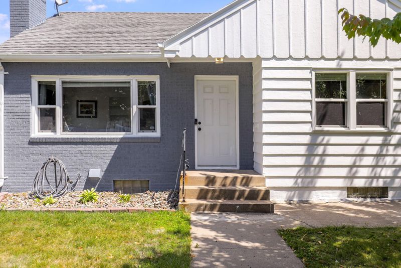4125 7th St NE, Columbia Heights, MN 55421