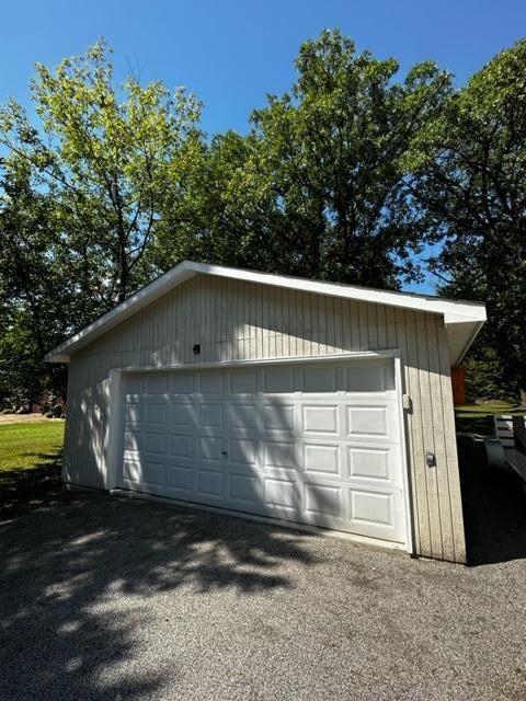 409 9th Ave SE, Roseau, MN 56751