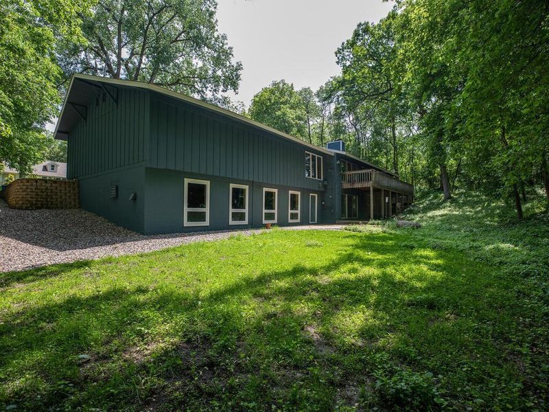 4706 Fairhills Rd E, Minnetonka, MN 55345