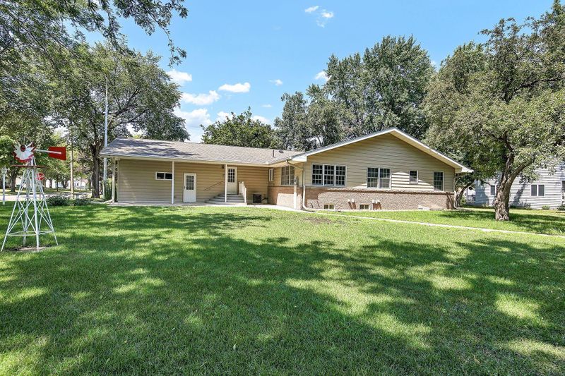 302 N Gorman Ave, Litchfield, MN 55355