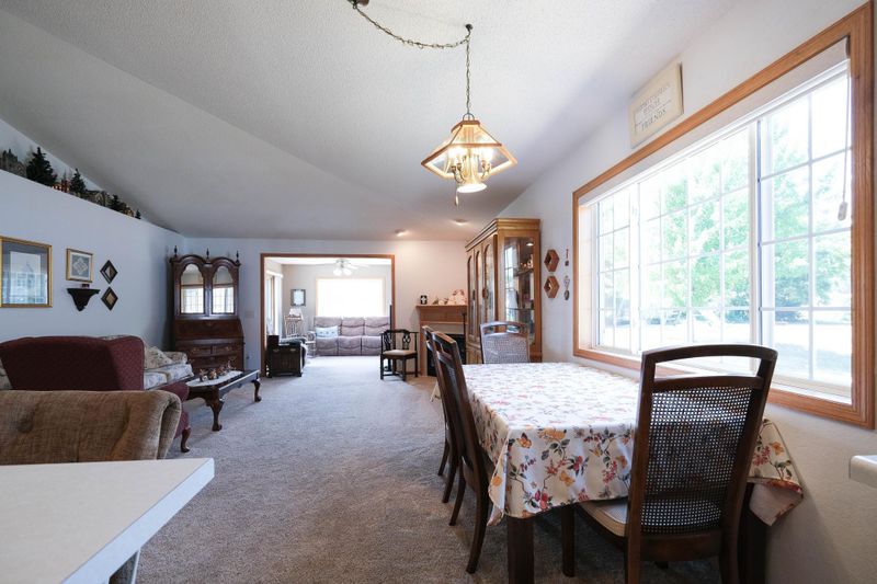 520 11th Ave NE, Waseca, MN 56093