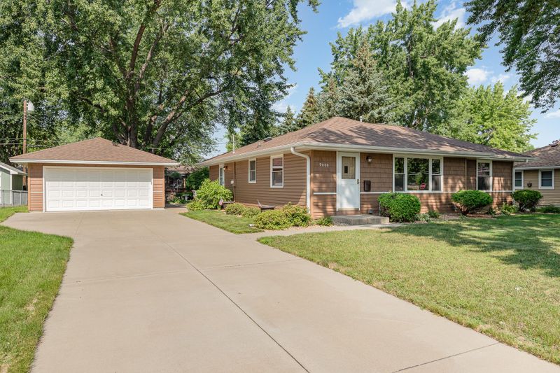9006 15th Ave S, Bloomington, MN 55425