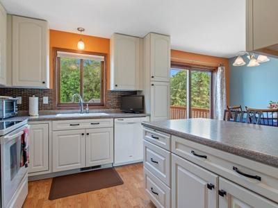 2040 Park Row, North Saint Paul, MN 55109
