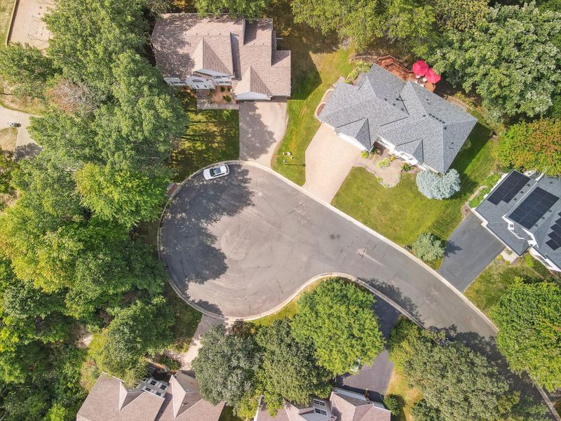 4783 Highcroft Ct, Eagan, MN 55122