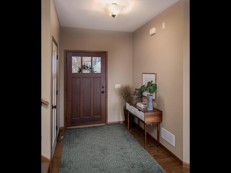 7820 Stafford Trl, Savage, MN 55378
