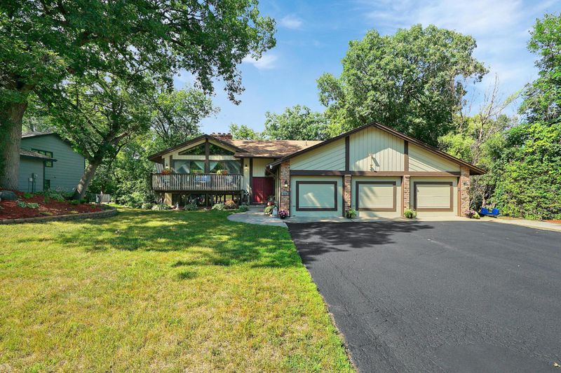 7295 130th St W, Apple Valley, MN 55124