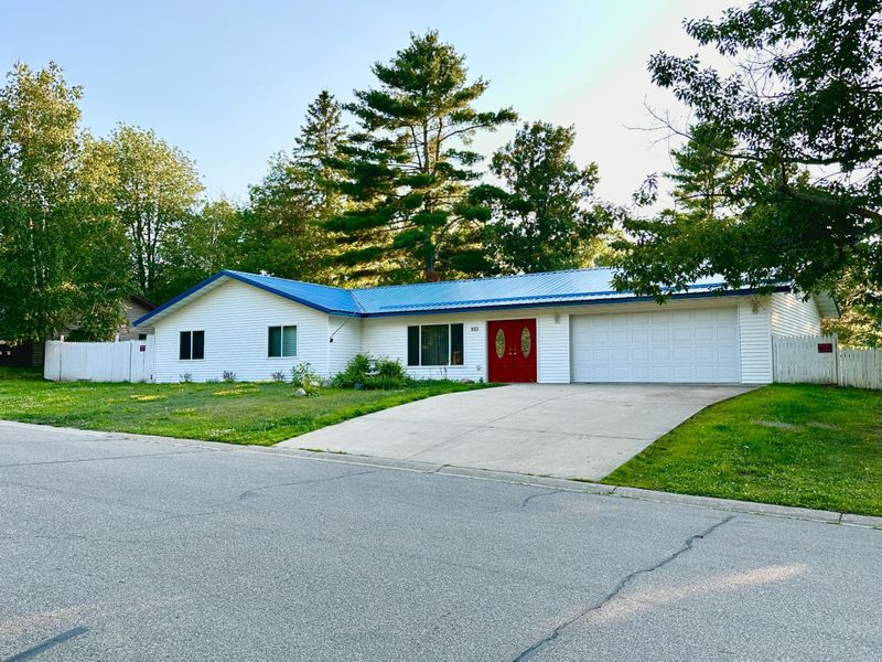 1013 NE 7th Ave, Grand Rapids, MN 55744