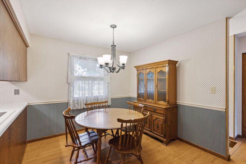 2137 Beam Ave, Maplewood, MN 55109