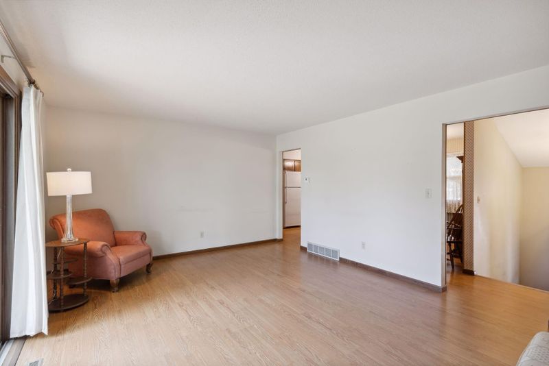 2137 Beam Ave, Maplewood, MN 55109