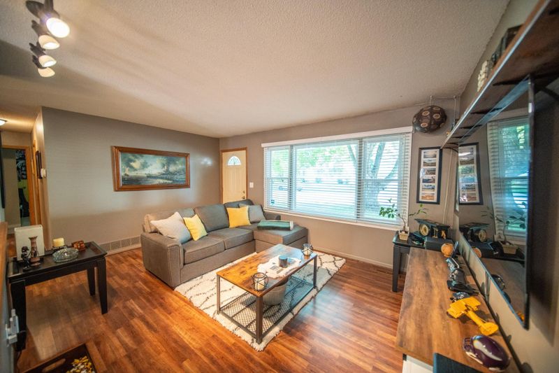 405 4th St NE, Hayfield, MN 55940