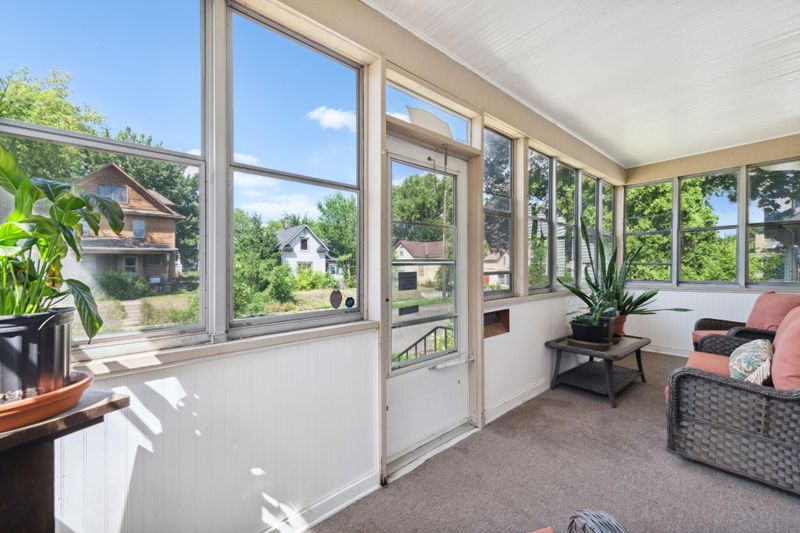1016 Minnehaha Ave E, Saint Paul, MN 55106