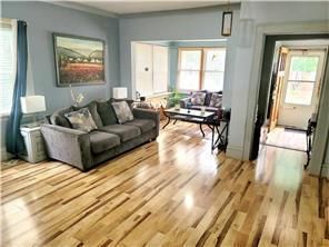 911 6th St E, Saint Paul, MN 55106