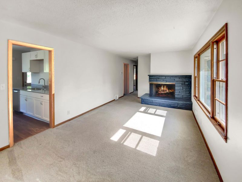 9307 Riverview Ave, Bloomington, MN 55425