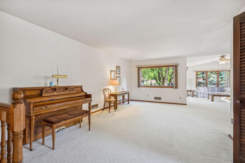 10582 104th Ave N, Maple Grove, MN 55369