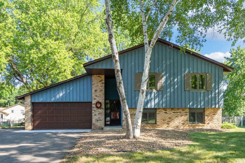 10582 104th Ave N, Maple Grove, MN 55369