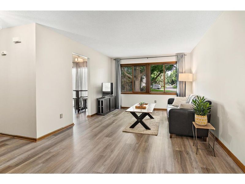 408 Clover Leaf Pw NE, Blaine, MN 55434
