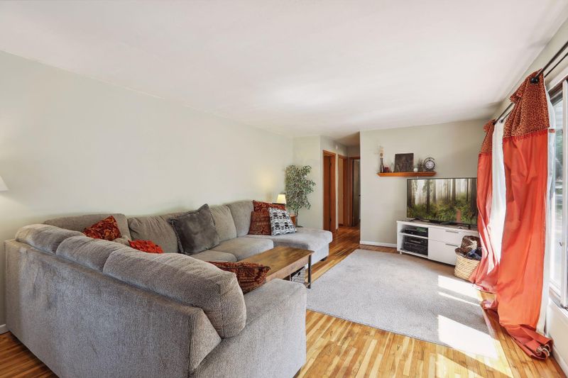 6856 Monroe St NE, Fridley, MN 55432