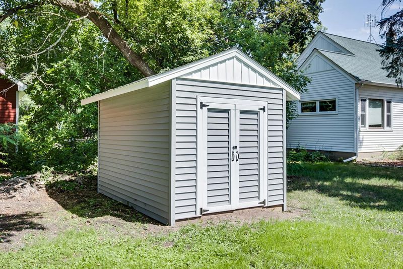 285 W 2nd St, Rush City, MN 55069