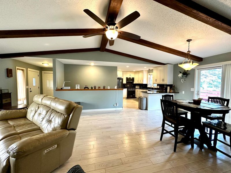 605 Dugdale Ave, Worthington, MN 56187