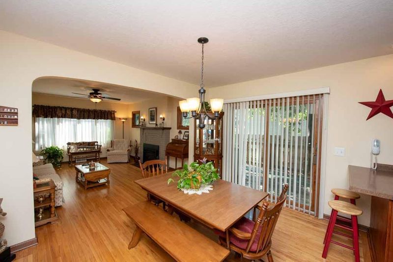 657 13th Ave N, South Saint Paul, MN 55075