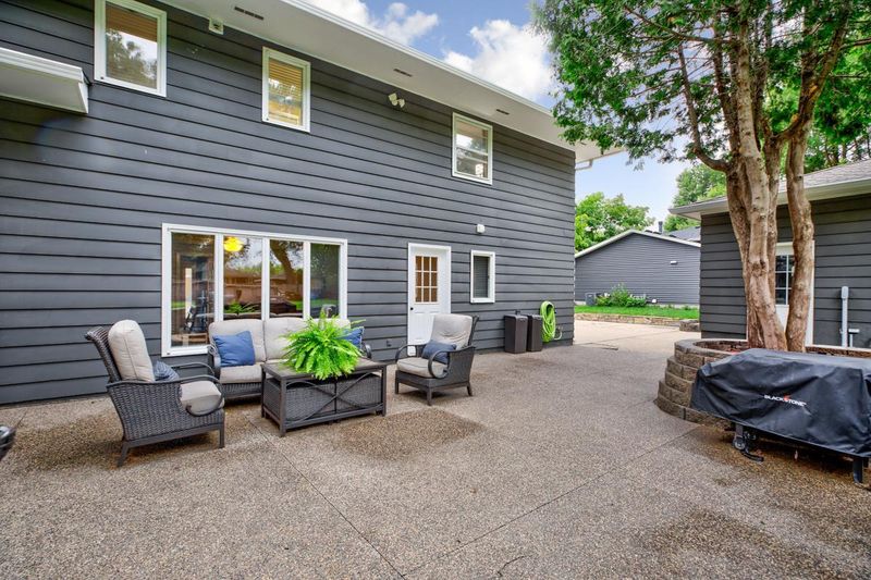 930 3rd St SW, Faribault, MN 55021