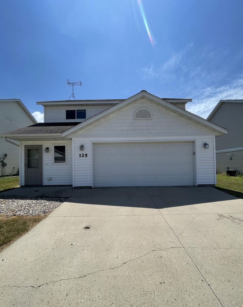 125 Jacob Dr, Mankato, MN 56001