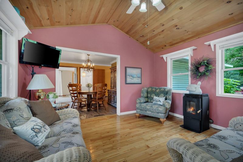 215 2nd Ave E, Knapp, WI 54749