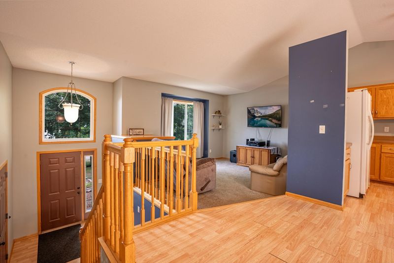 2020 Garfield St S, Cambridge, MN 55008