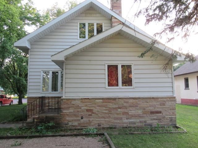 1006 8th St, Westbrook, MN 56183