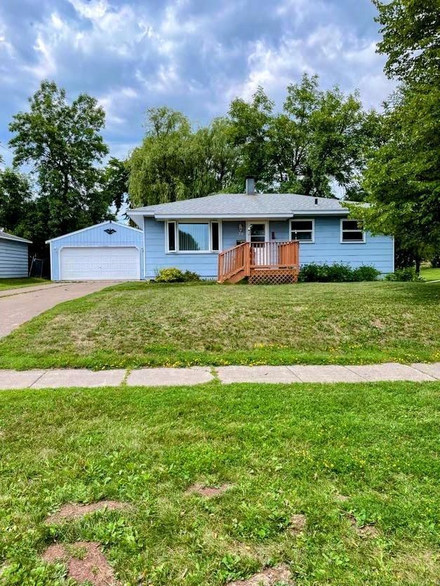 20 Edwards Dr, Silver Bay, MN 55614