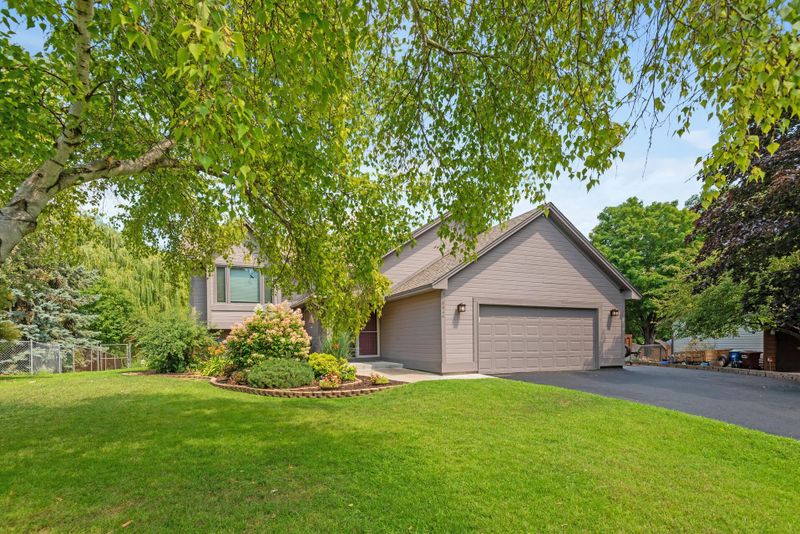 8644 N Zinnia Way, Maple Grove, MN 55369