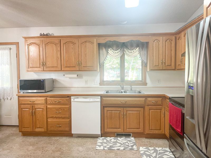 507 9th St NE, Little Falls, MN 56345
