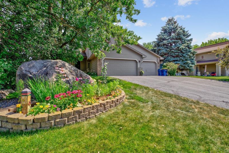 17250 Jade Ct, Lakeville, MN 55044