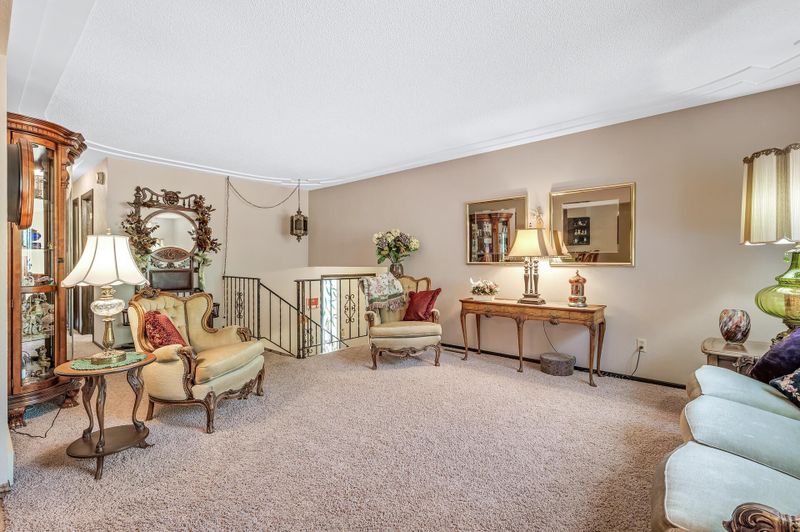 4041 Clover Ave, Vadnais Heights, MN 55127