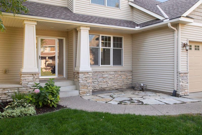 2017 Fountain Ln, Waconia, MN 55387