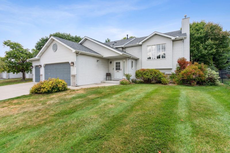 6314 11th St N, Oakdale, MN 55128