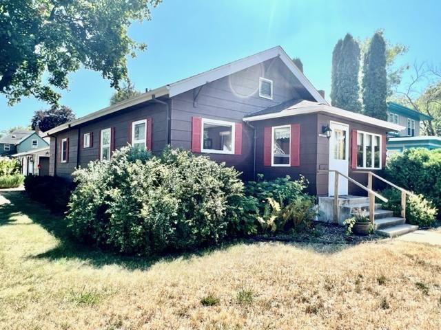 520 E 5th St, Redwood Falls, MN 56283